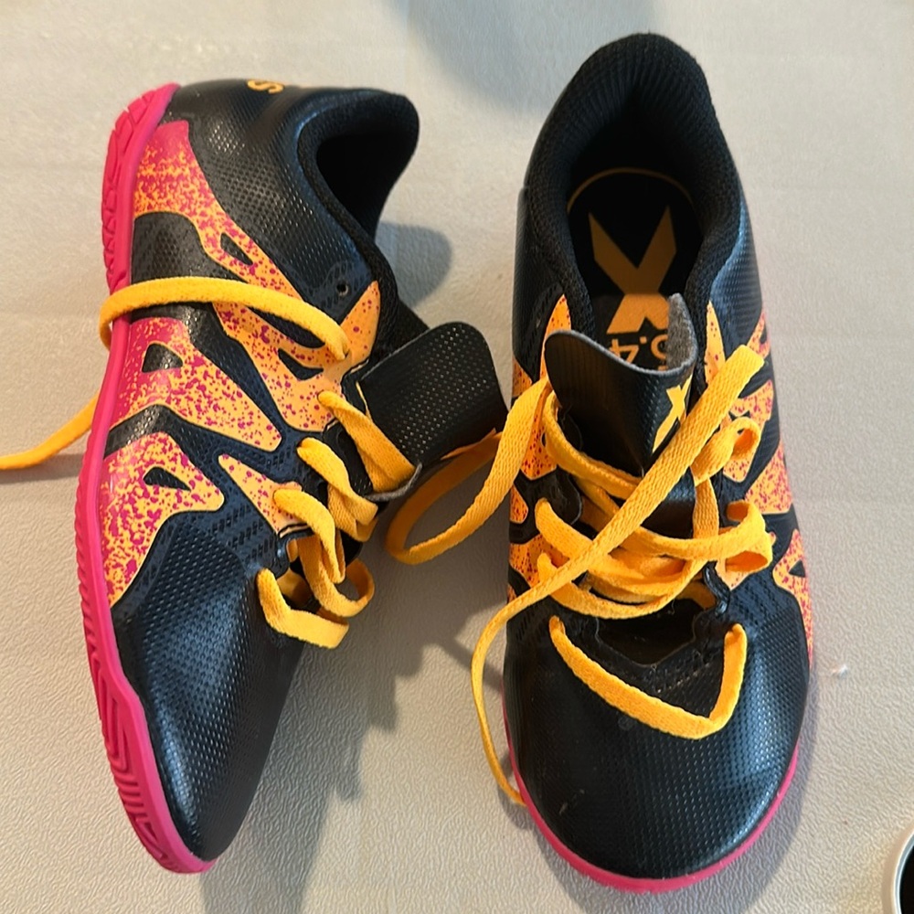 Adidas kids indoor soccer shoes